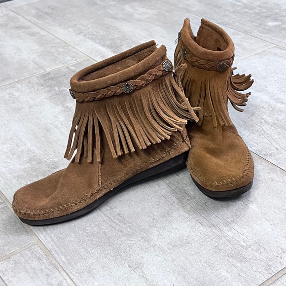Minnetonka Kids Moccasin Ankle Boots Suede Fringe Brown Back Zip - Picture 1 of 5